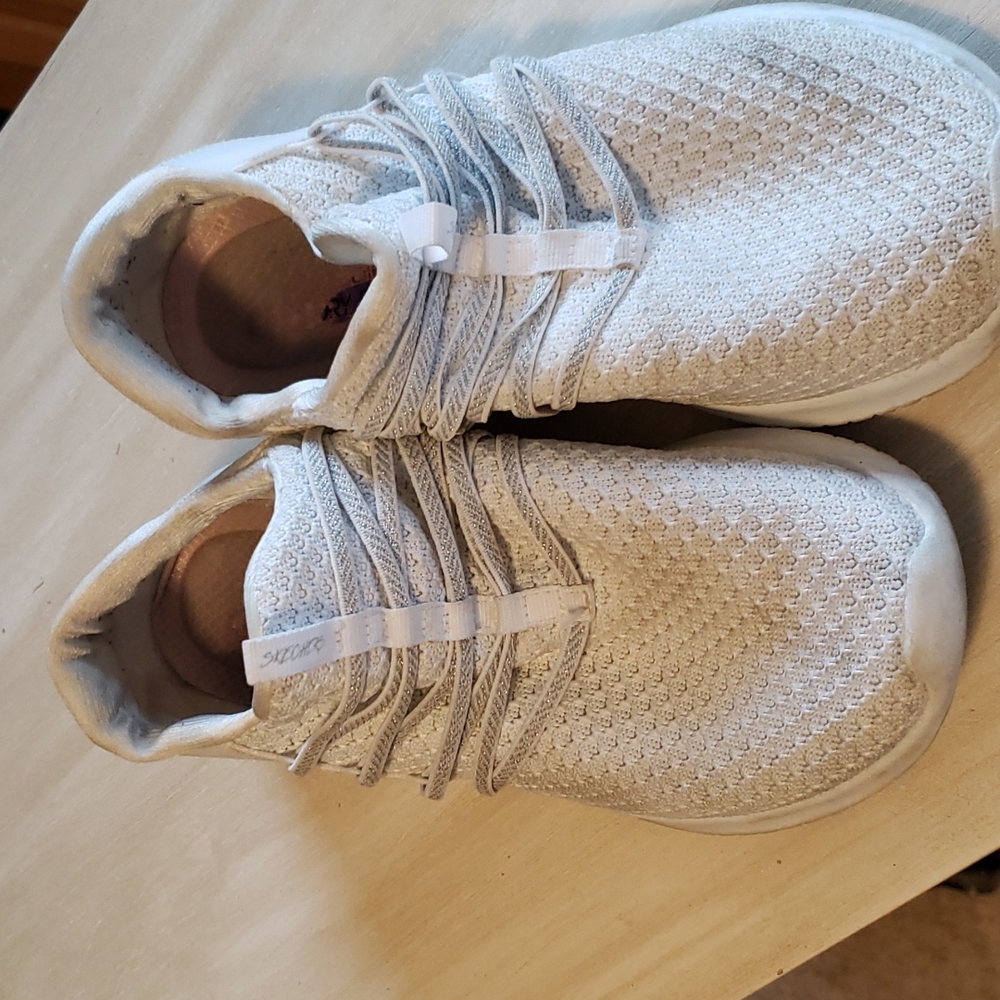 Sneakers good condition